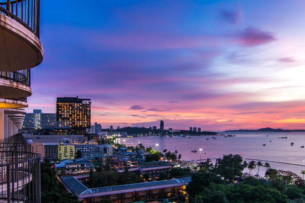 The Imperial Pattaya Hotel Exterior photo